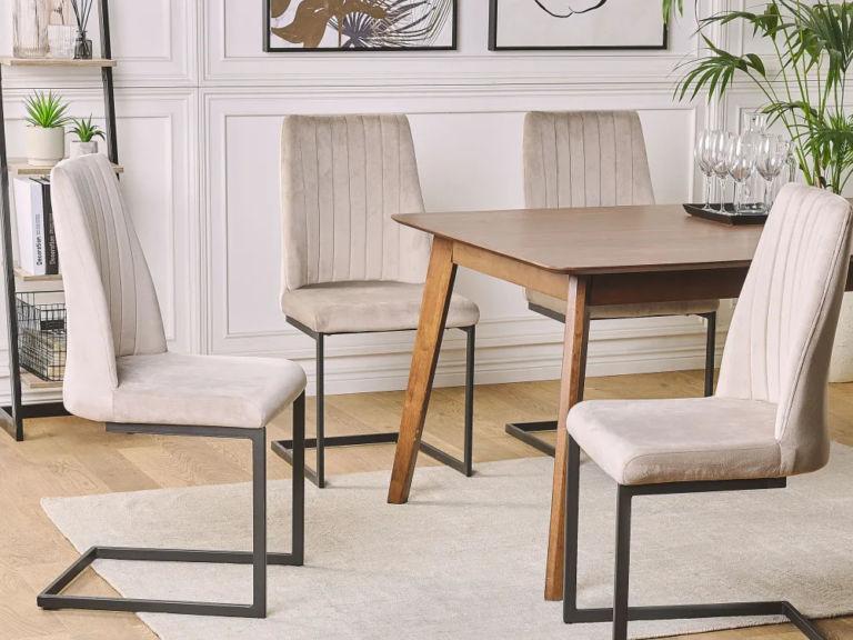 Quelles chaises avec une table en bois ? - Nos conseils